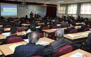 이정식 포항제철소장, 학교장 대상 강연