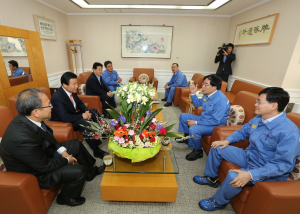 포항제철소, 창립기념일 축하에 감사활동으로 답례