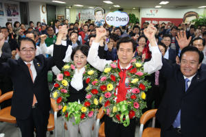 이강덕, 압도적 표차로 포항시장 당선