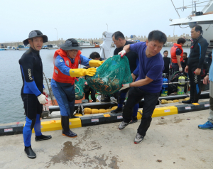 포스코 클린오션봉사단, 영일만 해양환경 정화활동 펼쳐