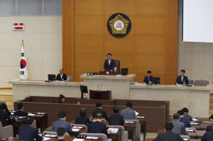 포항시의회, 정례회서 날카로운 시정 질문 펼쳐