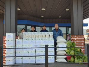 포항시 기계면 철든농부네 영농조합, 불우이웃돕기 성품 전달