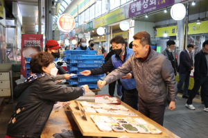 이강덕 시장, “연말연시 물가 안정과 식품안전 직접 챙기겠다”