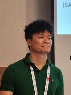 POSTECH 송창용 교수, 빛 세기만 바꿔 금 나노막대 내부 에너지 경로 최초 제어