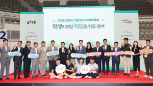 2,000여 명 몰려 대성황…포항시, 첫 직업계고 취업박람회 대박