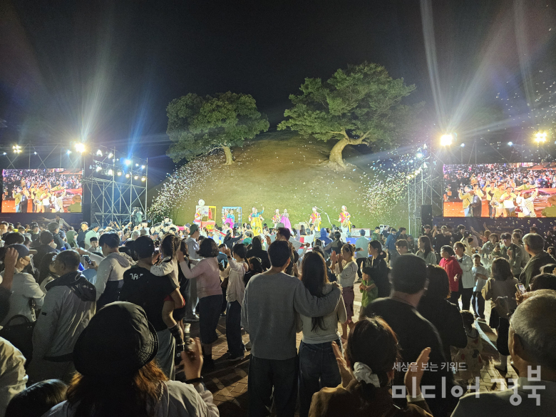 경주 봉황대 물들인‘2026 신라예술제’성황리 마무리